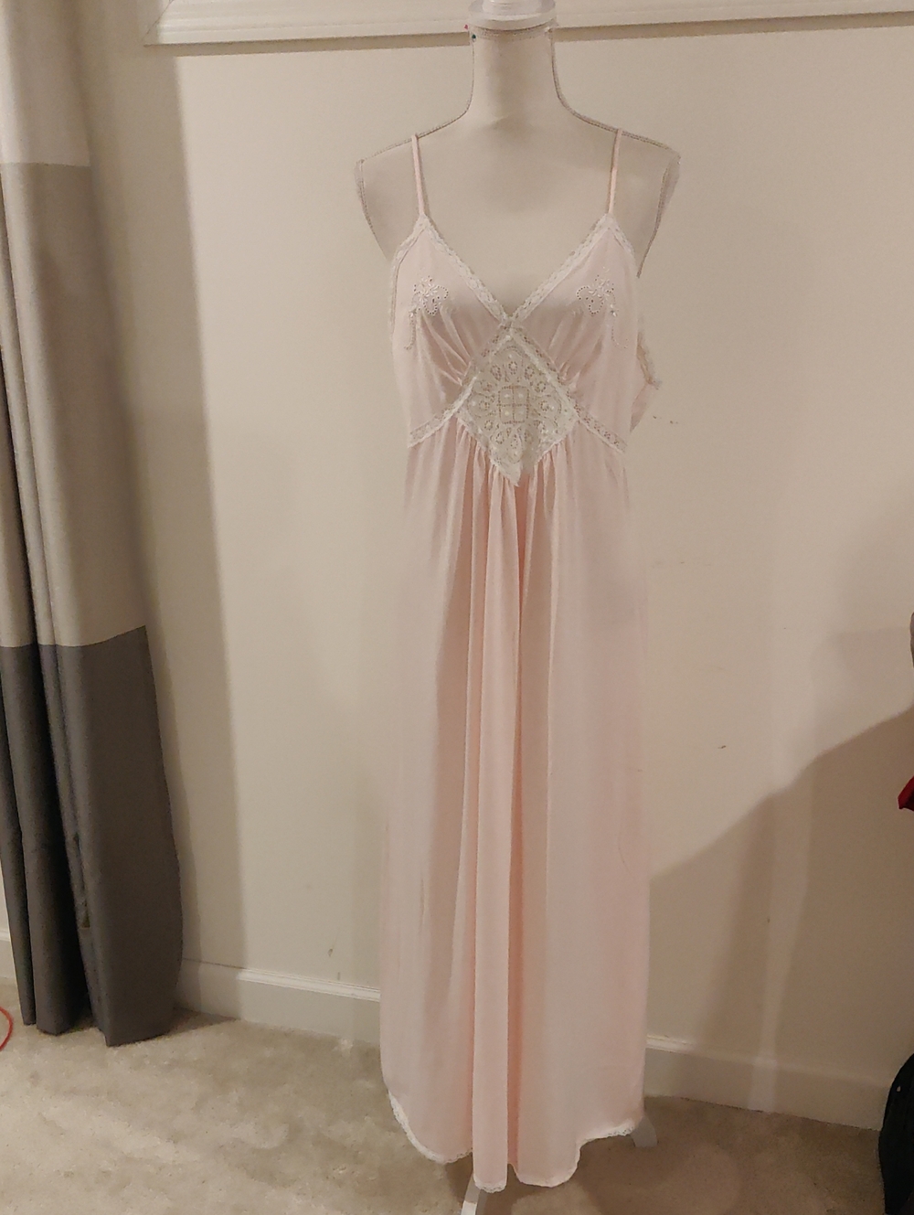 Vintage Willow Creek Delicate Lace-Trim Long Nightgown Pink Spaghetti Straps Y2K